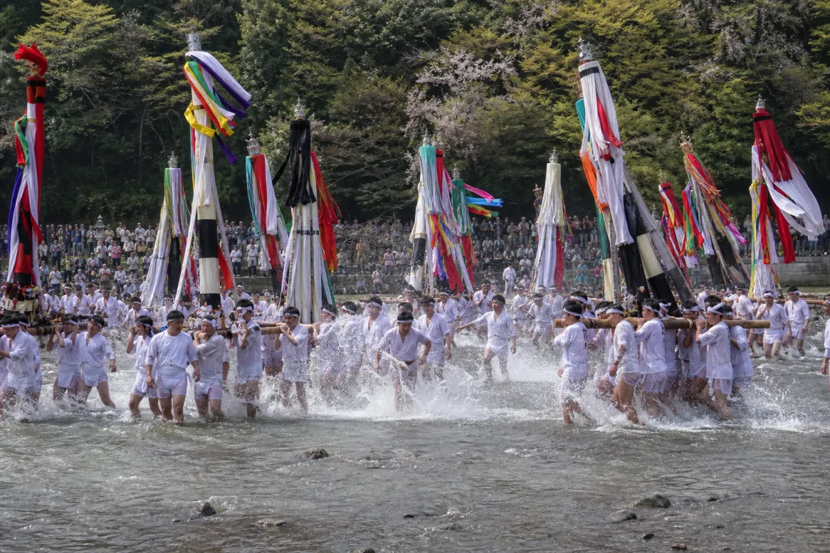AI生成による川渡り神幸祭のイメージ画像