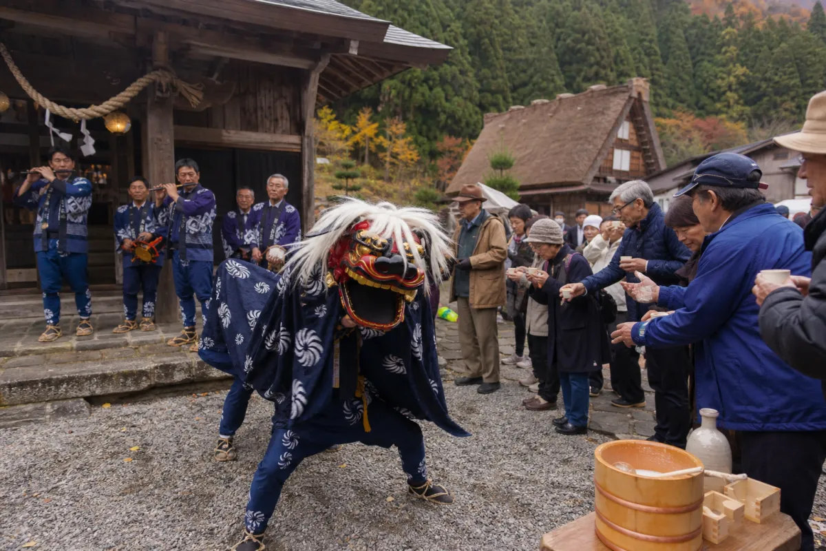 AI生成による白川郷どぶろく祭のイメージ画像