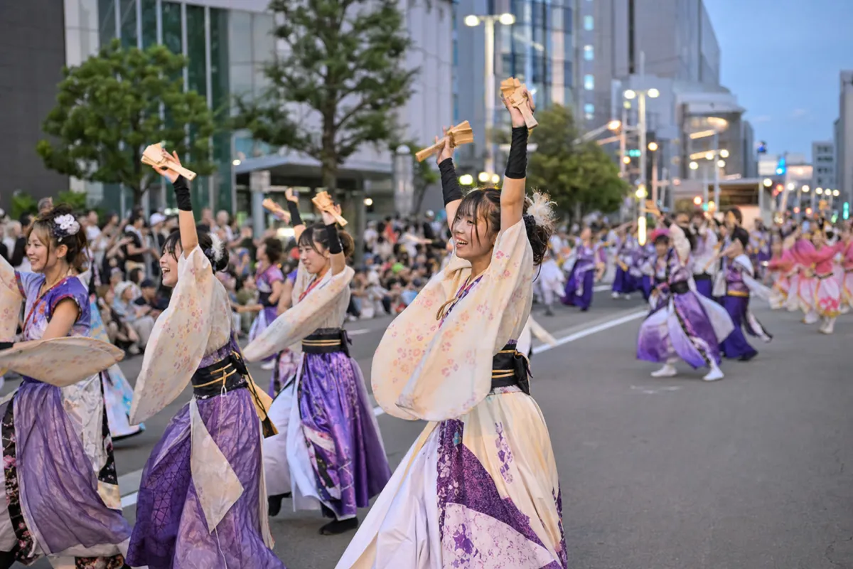 AI生成による福井フェニックスまつりのイメージ画像
