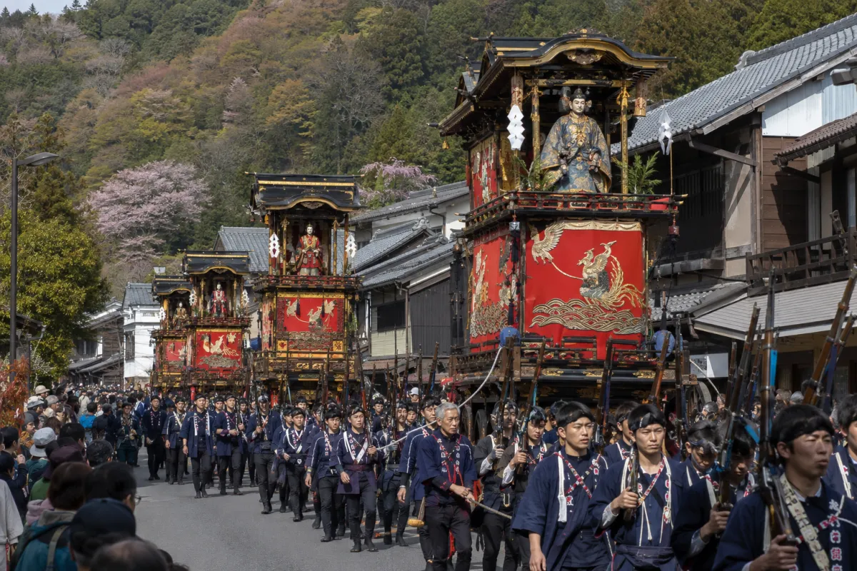 AI生成による足助祭りのイメージ画像