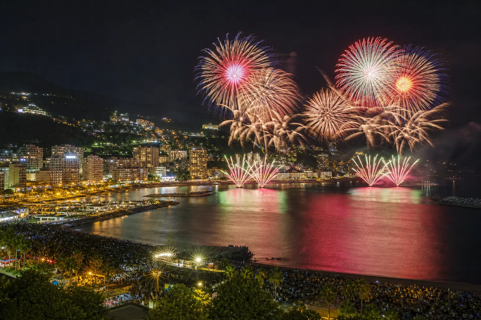 熱海海上花火大会のイメージ画像